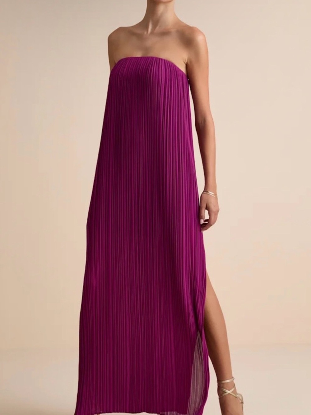 Lulu’s Strapless Pleated Maxi Dress in Berry NWT